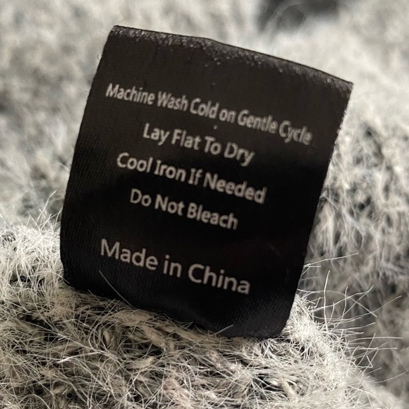 VICI Gray Knitted Chunky Fuzzy Open Cardigan, size Small - Picture 15 of 16